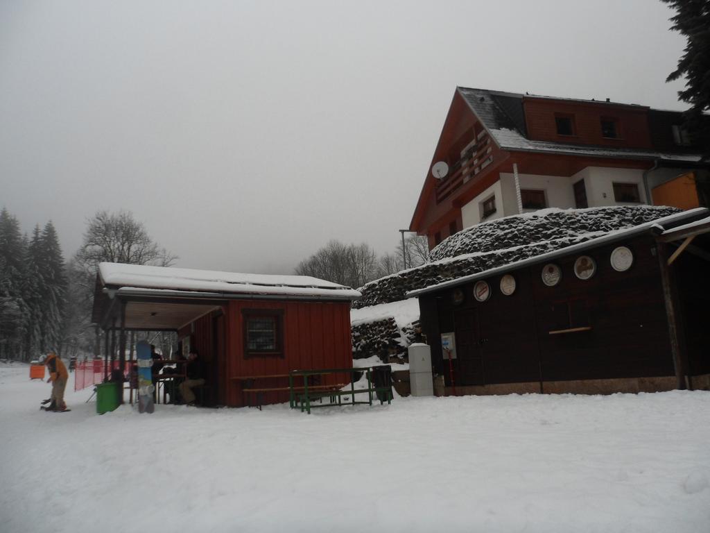 Pension Mikulka Mikulov v Krusnych Horach Exterior photo